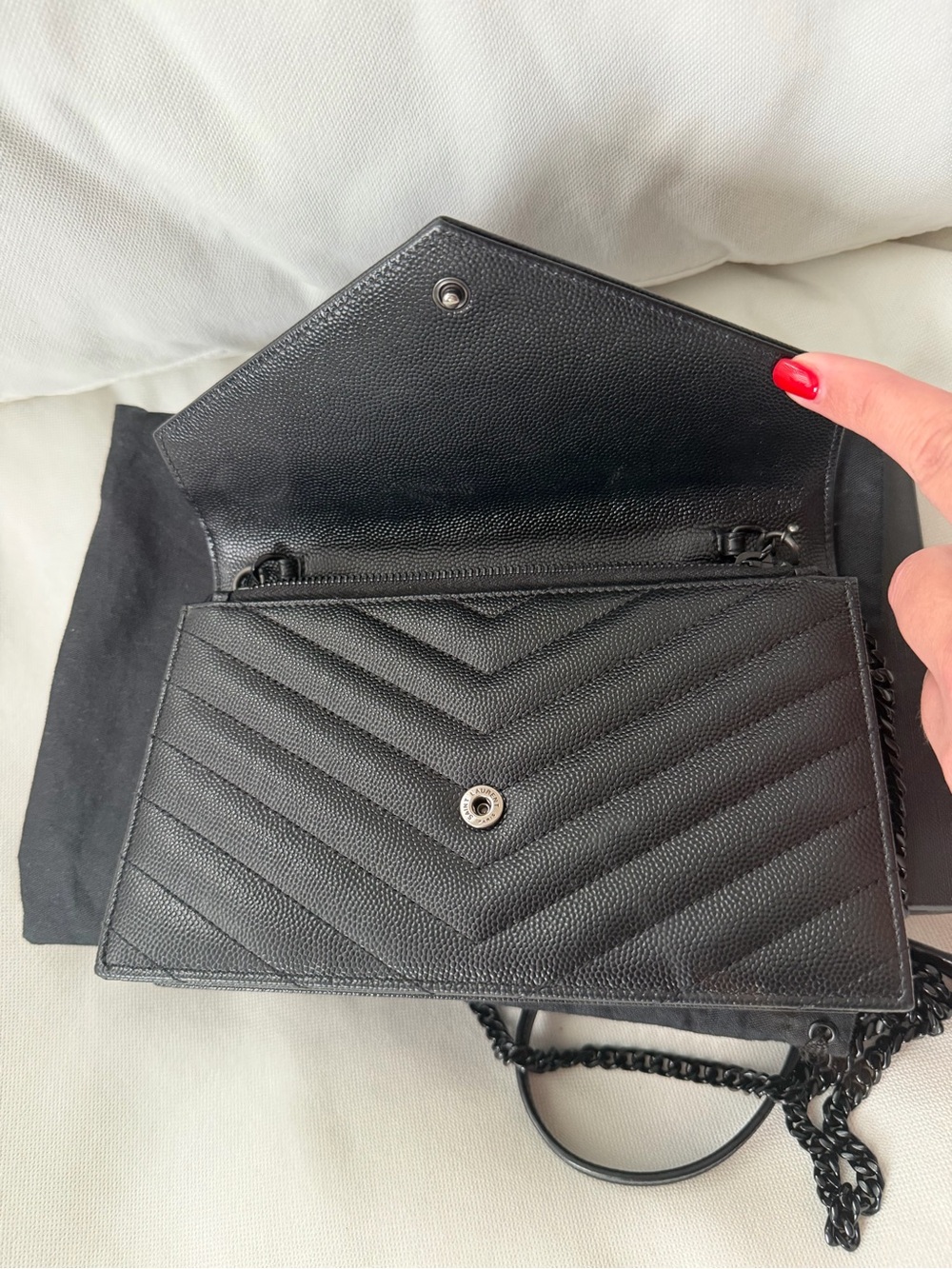 Saint Laurent Envelope Chain Wallet black monochrome design . - Picture 7 of 12